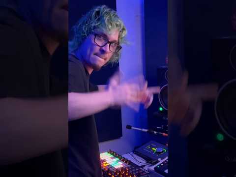 Dark Hitech live looping push2 APC40