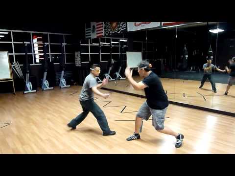Knife sparring, Ka Mark and Robert, part 1