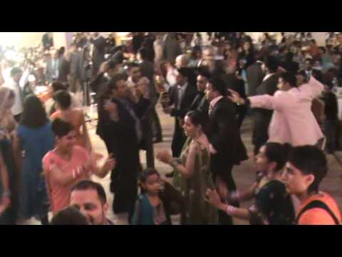 Blitz Roadshow - Theke Wali with Blitz Dhol Players