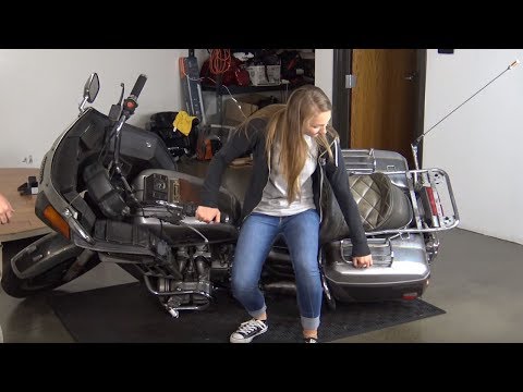 Can She pick up the Fallen goldwing???