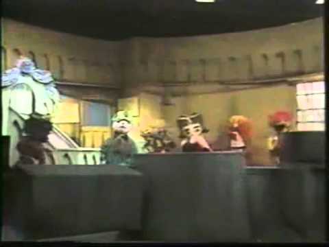 The Letter People - Mr. Q Restores Miss O's Voice