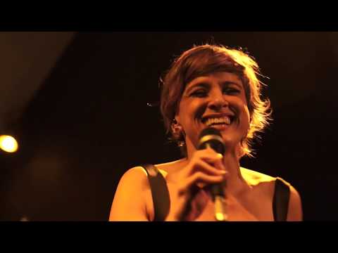 Cris Delanno - "Devagar com a louça"