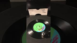 Elton John &amp; Kiki Dee - Snow Queen ( Vinyl 45 ) From 1976 .