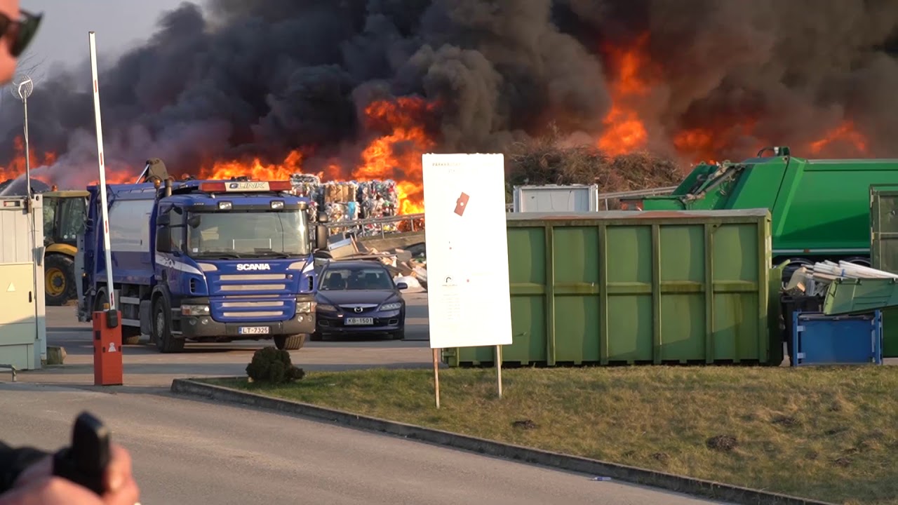 Deg atkritumi uzņēmumā 'Piejūra'. /Papildināts 29. martā/ /VIDEO REPORTĀŽA/