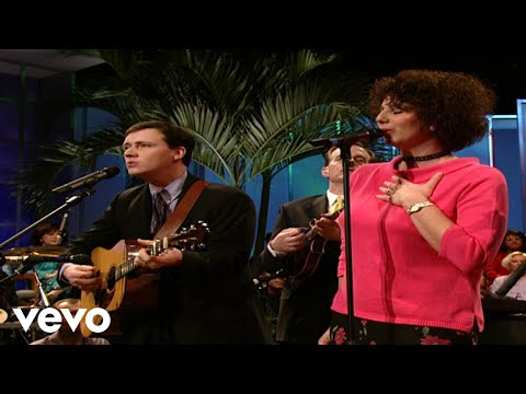 Bill & Gloria Gaither - Stand Still [Live] ft. The Isaacs