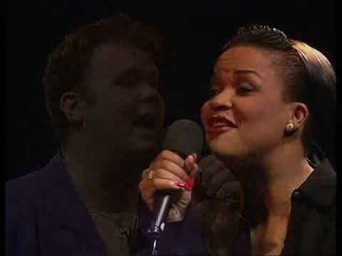 Paul de Leeuw feat. Ruth Jacott - Blijf Bij Mij (1992) - Officiele Videoclip