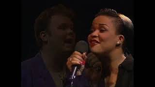 Paul De Leeuw & Ruth Jacott - #2412: Blijf Bij Mij video