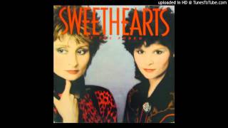 Sweethearts Of The Rodeo - Chains Of Gold