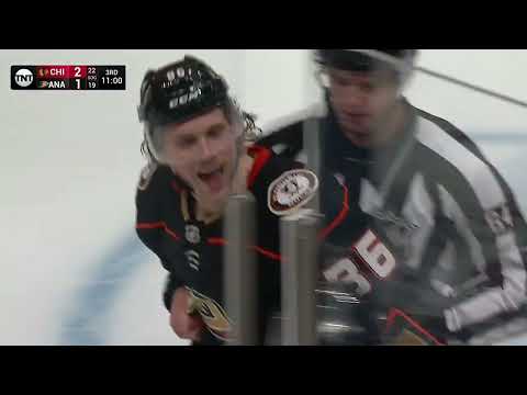 NHL Fight - Blackhawks @ Ducks - Johnson vs Benoit - 23/03/2022