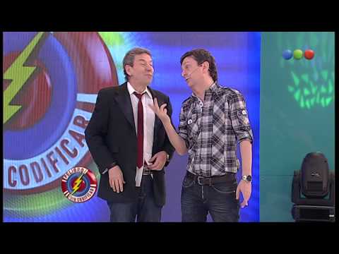 Alacrán le cuenta chistes a Karina Olga y no los entiende - Peligro Sin Codificar