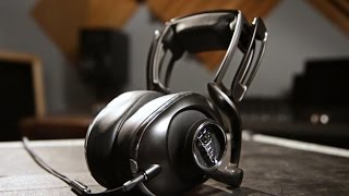 Video thumbnail for Blue Lola Sealed Over-Ear Headphones by Guitar Center
