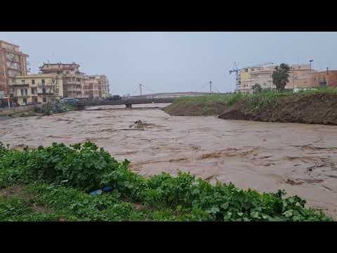 Allarme a Ladispoli, il fiume Vaccina in piena