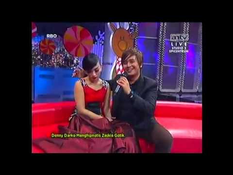 Zaskia Gotik Di Hipnotis Denny Darko