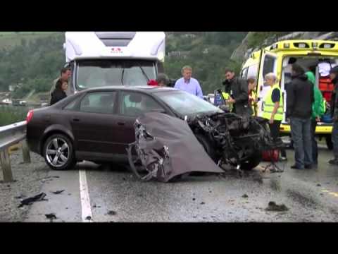 car crashed in Forsand Lysefjord 2012-07-16 (video by ben&hanny)