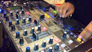 ROBERTO DJ SCRATH EN VIVO 2012.wmv