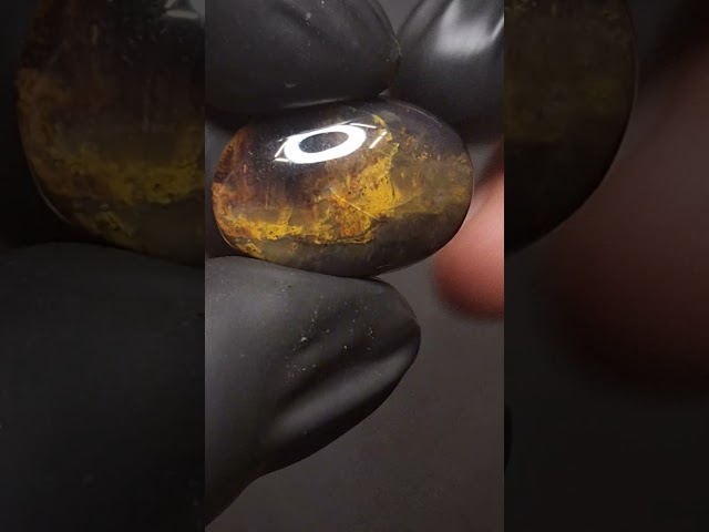 حجر عقيق يماني مزعفر طبيعي