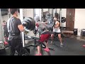 金曜日のスクワットの光景 久々に4人でした  #筋トレ #スクワット #大腿四頭筋 #ボディビル