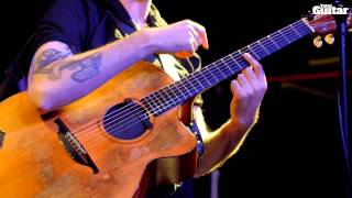 Jon Gomm guest lesson - The guitar as a drum kit (TG248)