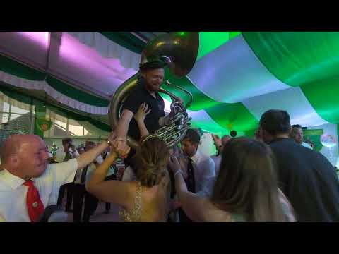 Schützen- und Heimatfest BSV Harsewinkel 2022  Musikalisches Ständchen für den Königsthron