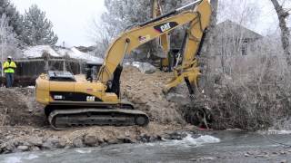 preview picture of video 'Boise River Greenbelt Streambank Repair 2 - Dec. 18, 2013'