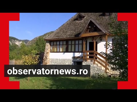 Casă bătrânească transformată într-o pensiune rustică, ideală pentru turişti, în Baia de Fier