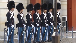 Amalienborg Palace, Changing the Guards - Full Version (August 4th 2016)