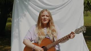 Sophia Kruithof - Where Everybody Knows Your Name video