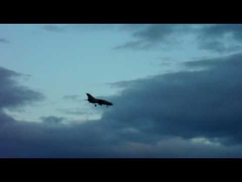 Mig-21 aterizare seara