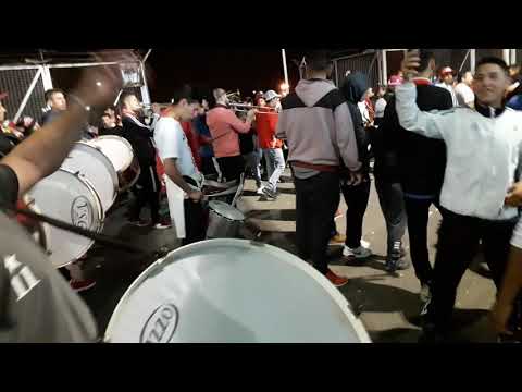 "Esta hinchada se merece ser campeon!â™¬â™ª" Barra: Los Leales &bull; Club: Estudiantes de La Plata