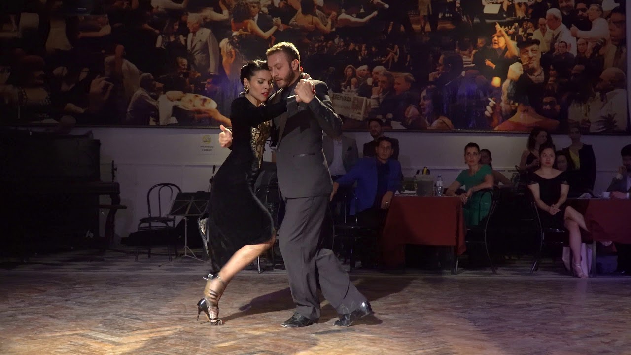 Cartón Junao – Carla Espinoza y Lautaro Peyrelongue en Parakulural