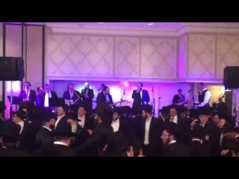 2'nd dance with shmueli ungar, zemires choir, and the sympinny band