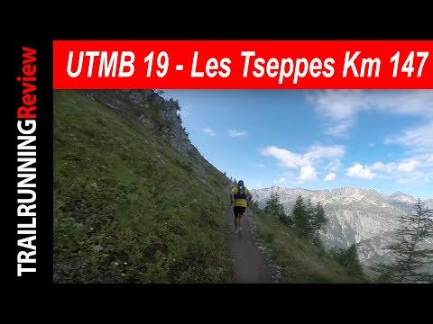 UTMB 2019 - Les Tseppes km 147 - Lucha entre Pau Capell y Xavier Thevenard