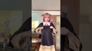 踊らされてるエロかわ女子（アーニャ）