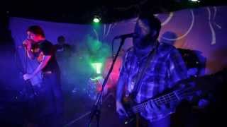 The Meanies perform - Round in Circles LIVE @ The Tote Hotel