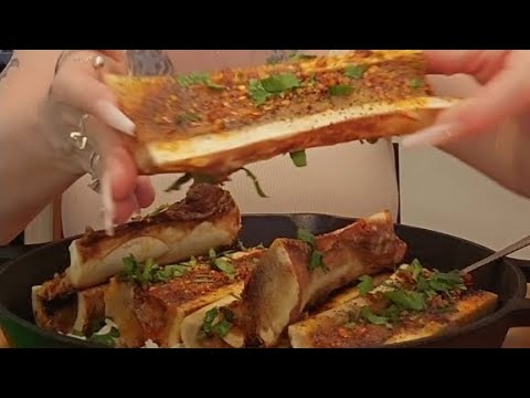 Midollo osseo, lume di candela e io - Solo una donna single e sola che cena nel paradiso della ca...