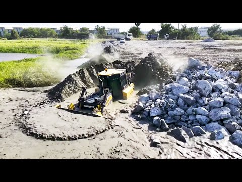 Incredible Huge Land Filling Up Bulldozer SHANTUI DH17C3 Pouring Stone and 25Ton Truck Delivery