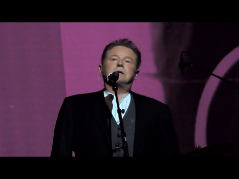 Don Henley Introduces Desperado at Tribute to Linda Ronstadt