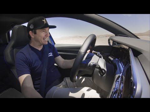 Tanner Foust prueba los Volkswagen GTI & Golf R MK8