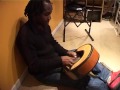 Emile Biayenda (Tambours de Brazza) présente les Sanza