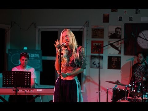 Niteskool Sessions: Maude Latour