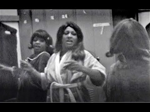Tina Turner rehearsing with Ikettes in dressing room FASCINATING!