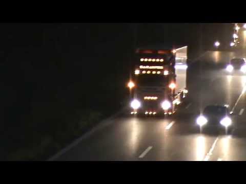 Sarantos Scania R999 mit offener Klappe auf der A8