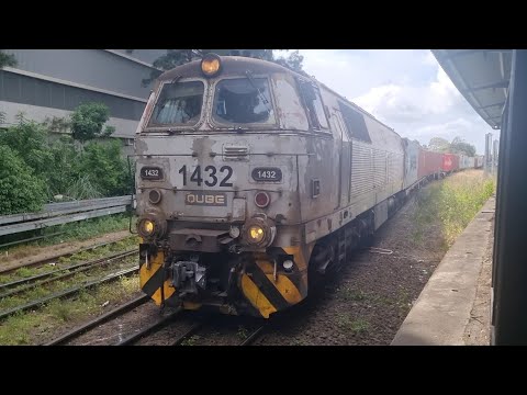 10/10/23 T295 passing Marrickville Junction
