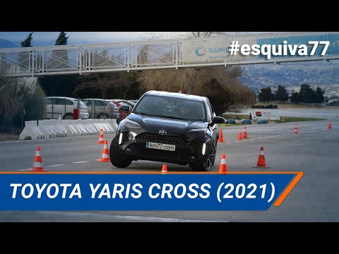 Toyota Yaris Cross (2021) – Moose test & slalom | km77.com