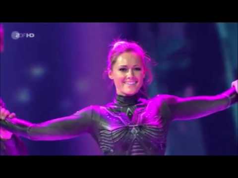 Helene Fischer Akrobatik auf dem Eis HFshow 2016