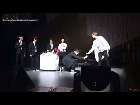 150823 TEENTOP ON AIR 니엘이에게 꽃 선물하는 창조🤣