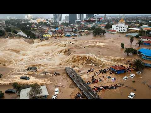 CHAOS in South Africa AGAIN — Flash Floods DROWN Kruger Park & Destroy Bridges, Homes & Cars!