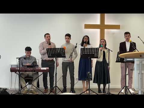 ,,Păzește-ți piciorul străine’’ - Fratele Mihai Maftei împreuna cu  grupul tinerilor din biserica.