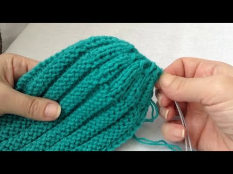 Как заканчивать процесс вязания шапки на зиму  Закрытие макушки шапки #shorts