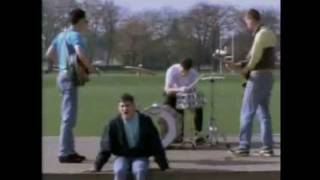 Five get over excited - The Housemartins